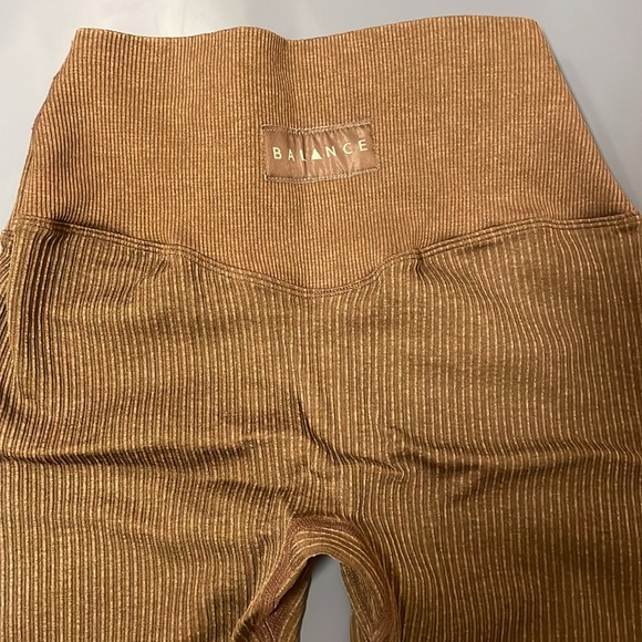 Seamless Ribbed Balance Leggings - Picture 2 of 4